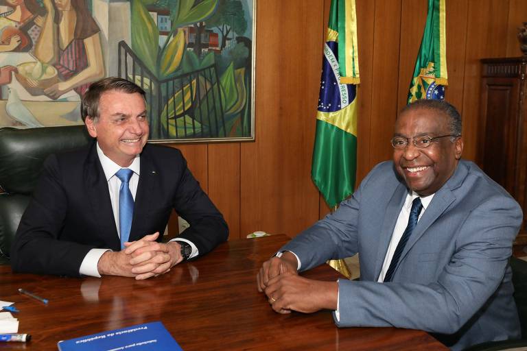 Presidente Jair Bolsonaro e ex-ministro da Educação Carlos Decotelli