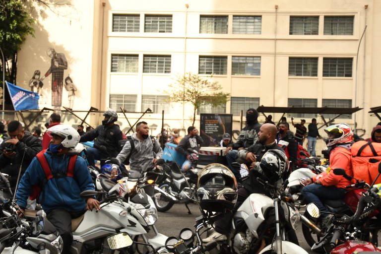 Entregadores reclamam também de um sistema de pontuação que os obriga a trabalhar por mais tempo