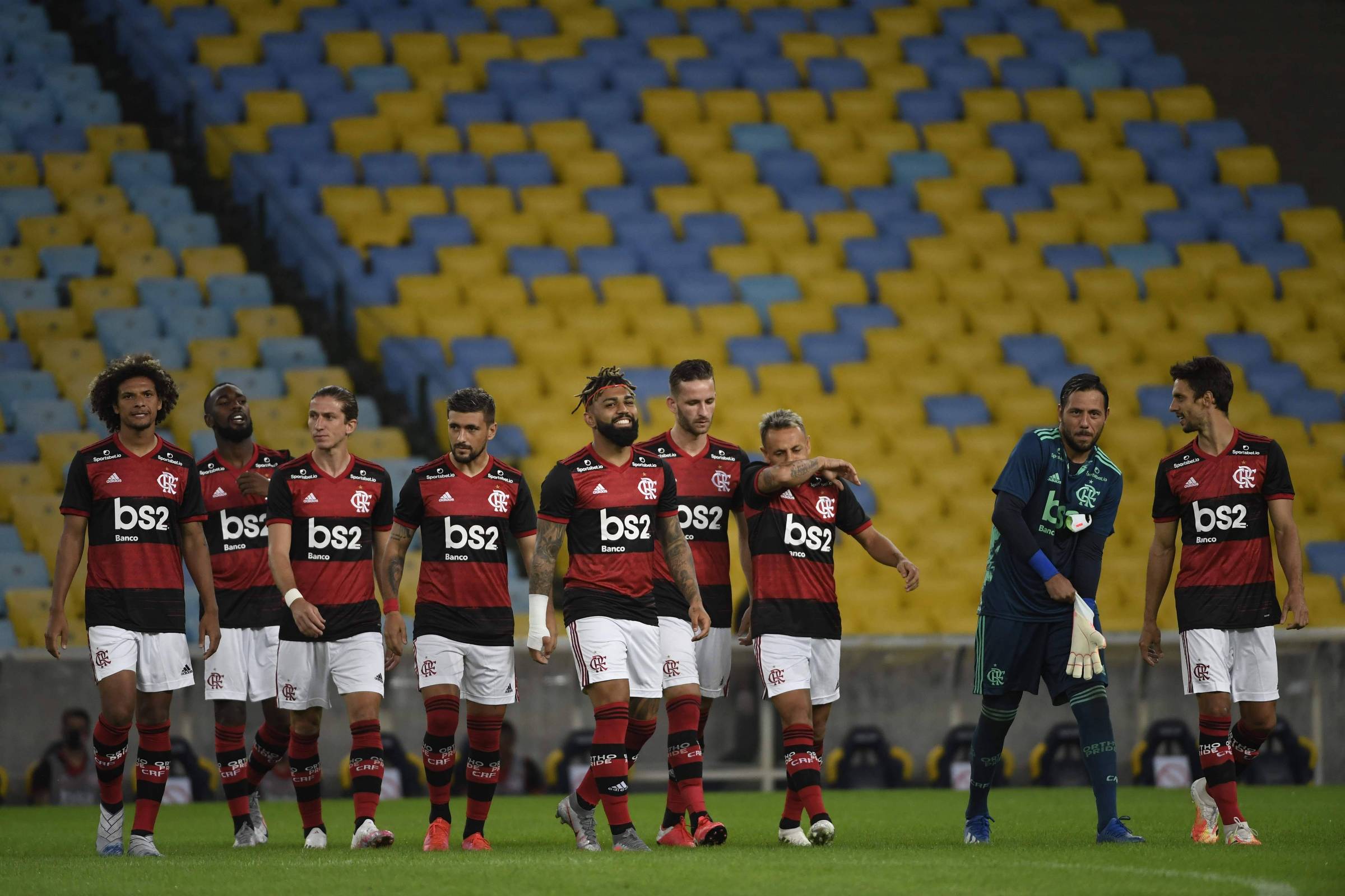 Flamengo transmite jogo no  com 2 milhões simultâneos e