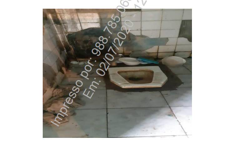 Instalação sanitária de centro de internação em Macapá