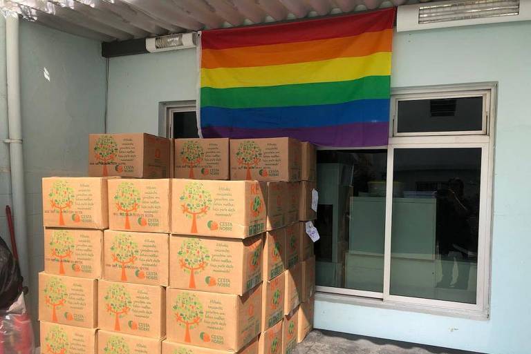 Projeto Balaio distribui cestas básicas a pessoas LGBT em situação de vulnerabilidade e pessoas que vivem com HIV