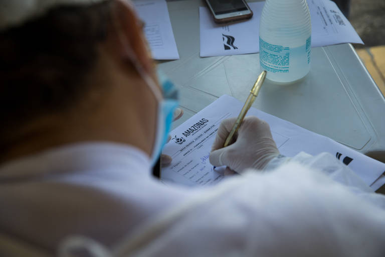 Com o aeroporto fechado, a entrada na cidade ribeirinhas de Juruá (AM) só é permitida mediante realização de exames para detectar Covid-19.