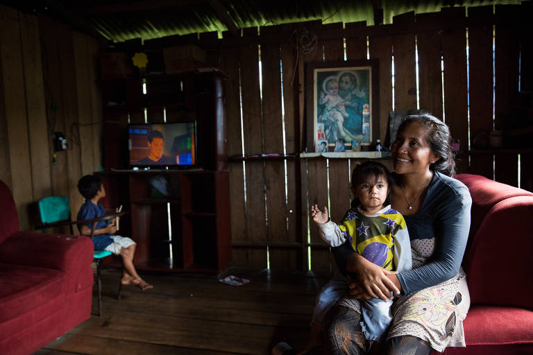 Raimunda Nonato, 28, com os filhos em Bacuri