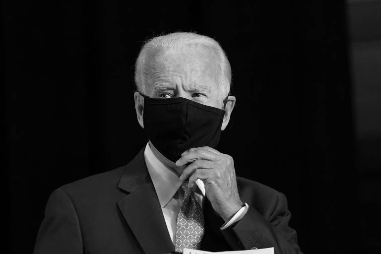 O candidato democrata à Presidência dos EUA, Joe Biden, responde a perguntas da imprensa durante evento em Wilmington, em Delaware