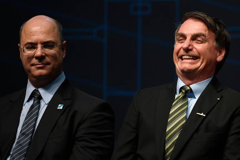 Witzel sorri e Bolsonaro dá risada