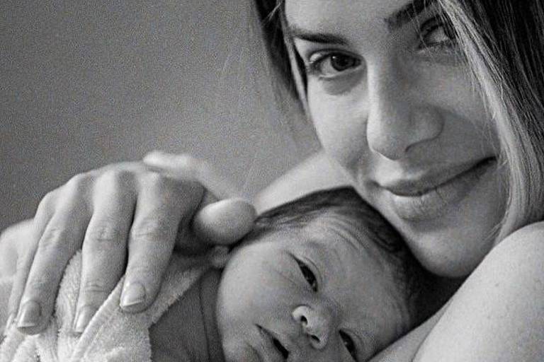Maternidade recebe reclamação por foto de filho de Bruno Gagliasso e Giovanna Ewbank