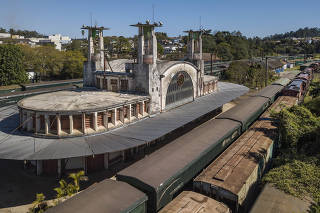 Estacao ferroviaria  construida no inicio do seculo 20 (1906) em estado precario em Mairinque (interior de Sao Paulo)
