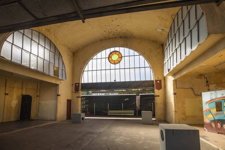 Estação ferroviária construída no início do século 20 (1906), em estado precário de conservação, em Mairinque (interior de São Paulo)
