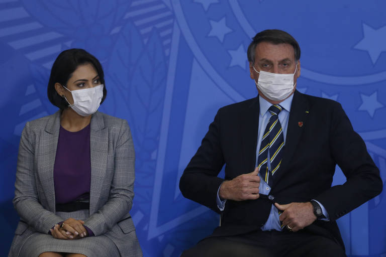 Primeira-dama Michelle Bolsonaro anuncia que seu exame de Covid-19 deu negativo