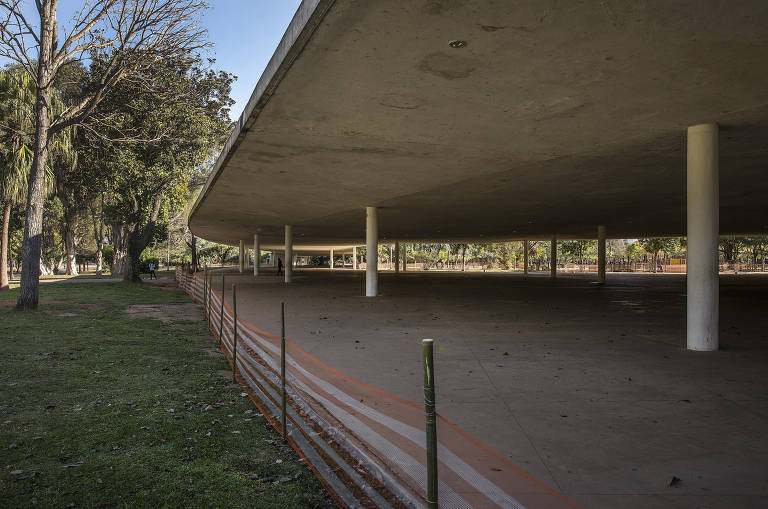 Marquise do Ibirapuera é interditada como medida para evitar aglomerações.