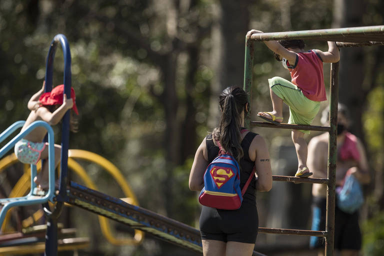 Playground estão liberados para uso de crianças no Parque Villa Lobos.
