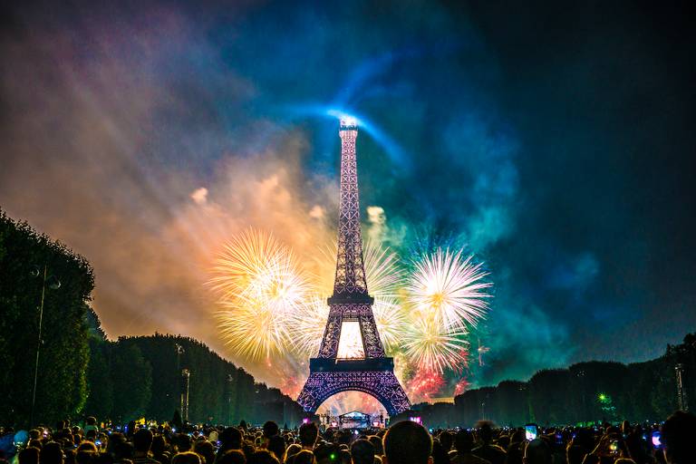 Torre Eiffel, onde acontece o 'Concerto de Paris', que será transmitido ao vivo no Dia da Bastilha