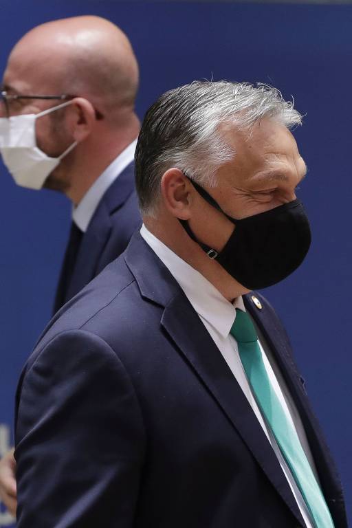 Viktor Orban (à dir.), primeiro-ministro da Hungria