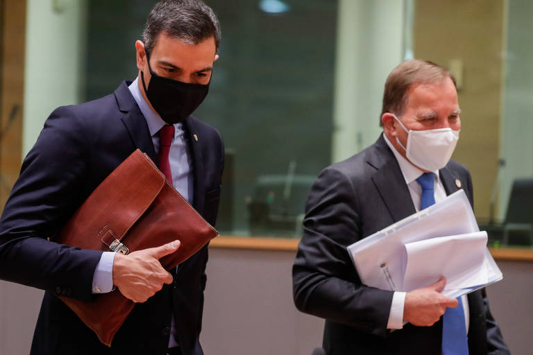 Pedro Sánchez (à esq.), primeiro-ministro da Espanha, e Stefan Lofven, premiê da Suécia