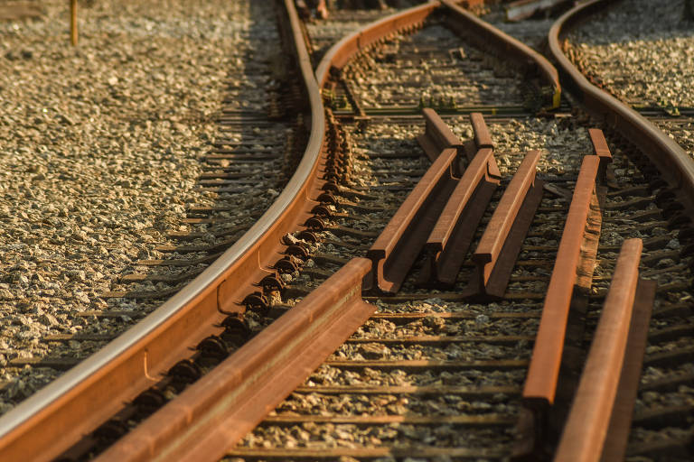 Trilhos do Pátio Itaquera (PIT).