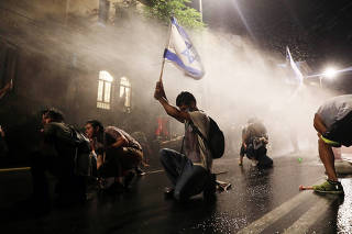 Israelis protest against PM Netanyahu in Jerusalem