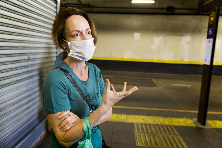 Engenheira Flávia Monteiro, 46, cita problema de superlotação, principalmente em microônibus