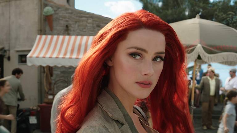 Johnny Depp nega que tentou demitir Amber Heard de Aquaman