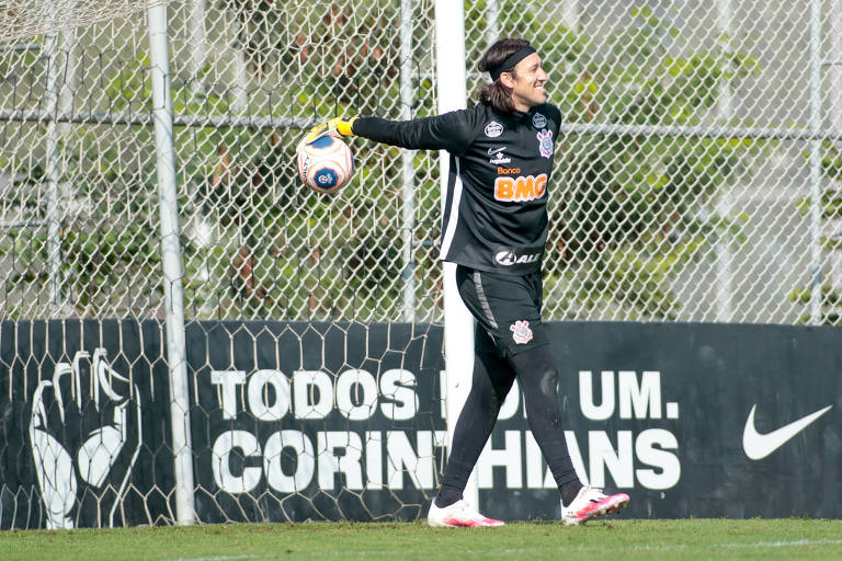O goleiro Cássio durante treino do Corinthians