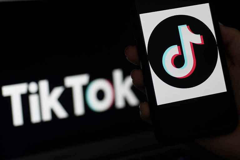 Logo do aplicativo TikTok em tela de celular