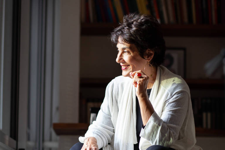  A escritora e psicanalista Betty Milan em sua casa em São Paulo
