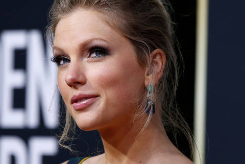FILE PHOTO: 77th Golden Globe Awards - Arrivals - Beverly Hills, California, U.S., January 5, 2020 - Taylor Swift. REUTERS/Mario Anzuoni/File Photo ORG XMIT: FW1