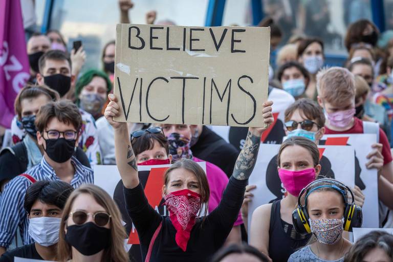 Protestos tomam as ruas pelo mundo apesar da pandemia
