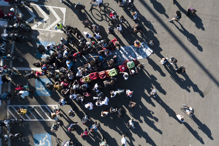 Segunda manifestação nacional de entregadores de aplicativos; na foto, motoboys se reúnem no Pacaembu