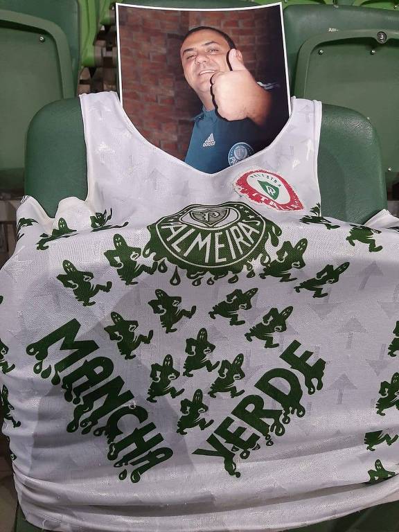 Adriano Pessini, ex-editor do Vencer, morto em maio, é homenageado com foto em cadeira do Allianz na partida entre Palmeiras e Santo André