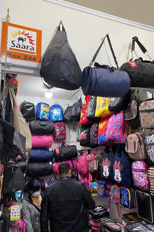 Operação apreende 17 toneladas de produtos falsificados e fecha 80 boxes no  Brás, em SP, São Paulo