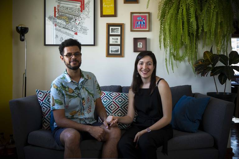 O arquiteto e paisagista Thiago Cesario e sua esposa, Paula, aproveitaram a pandemia e o maior período do tempo dentro de casa para fazer uma minirreforma no hall de entrada do apartamento em que moram