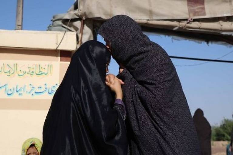 Usar publicamente o nome de uma mulher pode ser considerado um insulto em muitas partes do Afeganistão