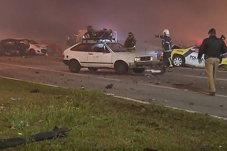 Engavetamento deixa ao menos 8 mortos e dezenas de feridos na BR-277, no  Paraná