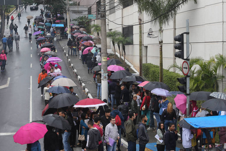 Os dois países começaram a década com crescimento superior a 3,5%. Mas, ainda sob o governo Dilma, o Brasil entrou em uma forte recessão, com aumento do desemprego e desaquecimento do mercado, o que acabou afetando o país vizinho diretamente