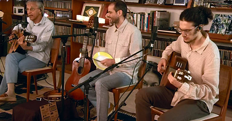 Ao lado de Tom, Moreno e Zeca, Caetano Veloso comemorou 78 anos em live transmitida em 7 de agosto