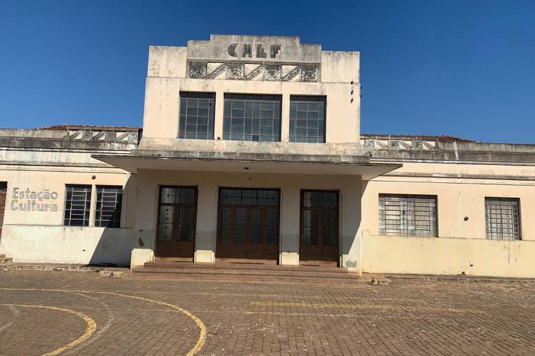 Entrada principal da estação ferroviária de Batatais, que pertenceu à Companhia Mogiana