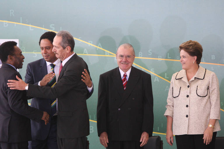Orlando Silva na posse do então ministro do esporte Aldo Rebelo, com Pelé, José Sarney e Dilma Rousseff