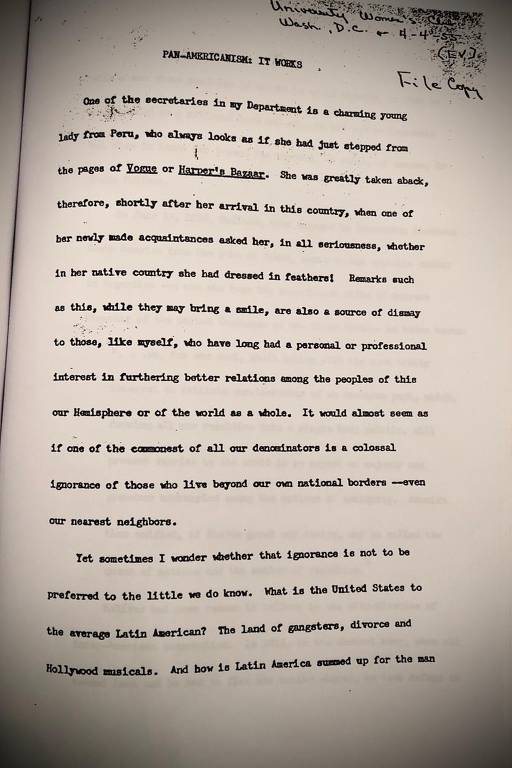 O autor da trilogia “O Tempo e O Vento”, Verissimo foi diretor do Departamento de Assuntos Culturais da Organização dos Estados Americanos (OEA), de 1953 a 1956