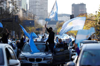 Protest against Argentine government and the quarantine measures amid the coronavirus disease (COVID-19) outbreak in Buenos Aires
