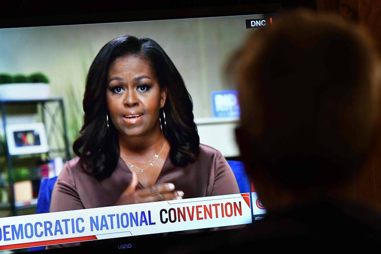 Em convenção democrata, Michelle Obama afasta perfil moderado e ataca Trump