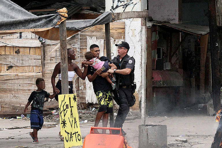 Operação policial na favela da Mangueira no Rio de Janeiro (RJ)