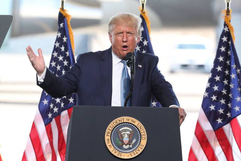 O presidente dos EUA, o republicano Donald Trump, que tentará se reeleger neste ano, fala durante reunião de campanha em Yuma, no Arizona