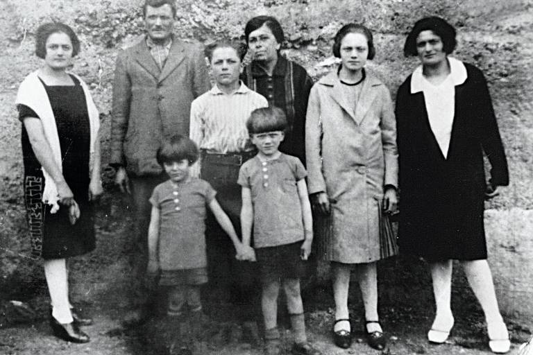 Família posa para foto