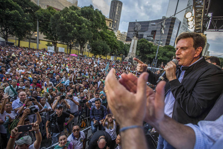 O então candidato a prefeito do Rio de Janeiro pelo PRB, Marcelo Crivella, durante comício na Cinelândia