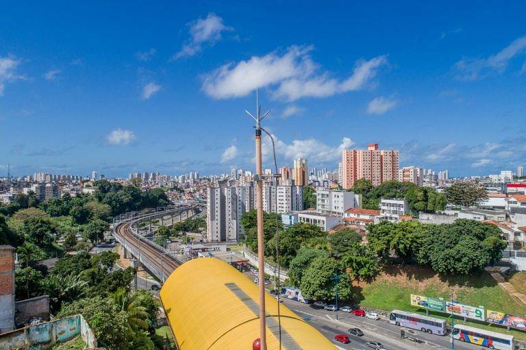 Trilhos do metrô de Salvador fotografados por drone usado no monitoramento