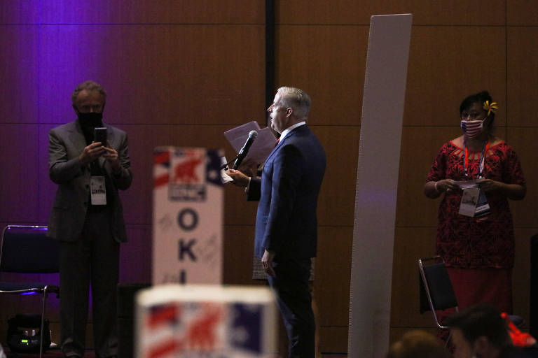 Delegados declaram seus votos na segunda-feira (24), durante primeiro dia da convenção,