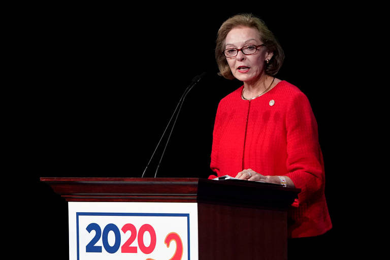 Vicki Drummond, secretária do Comitê Nacional Republicano, comandou o Roll Call, no qual os delegados declaram seus votos, na segunda-feira (24), primeiro dia do evento