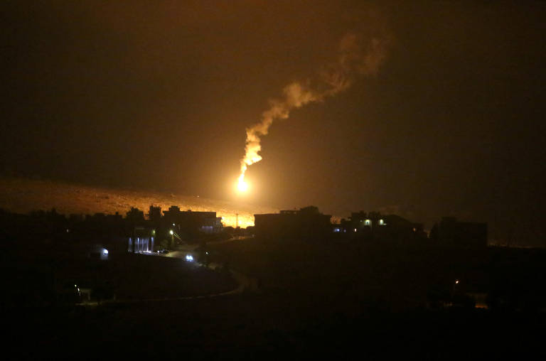 Israel bombardeia alvos no Líbano após disparos pela fronteira; veja fotos de hoje