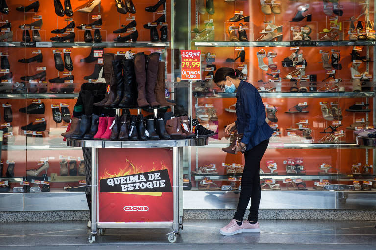 MP autorizou redução de salários e jornada de trabalho no setor privado.