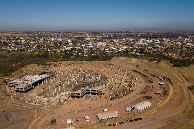 Obra de construção do novo Santuário Basílica do Divino Pai Eterno que teve início no ano de 2012